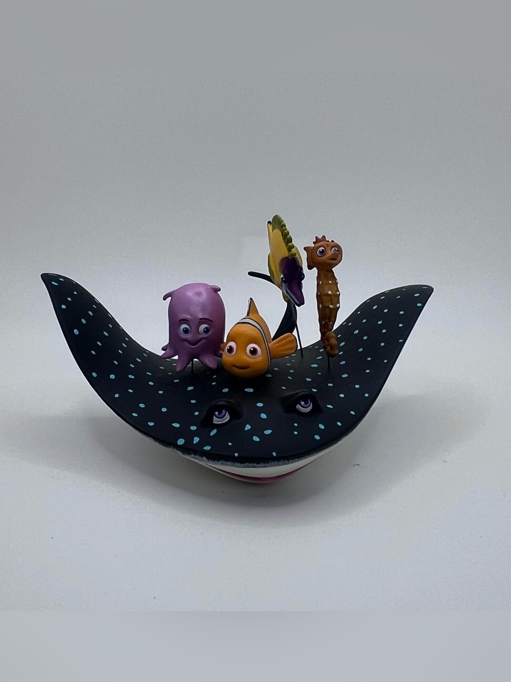 Finding Nemo 2009 Hallmark Ornament Learning With Mr. Ray Disney Pixar